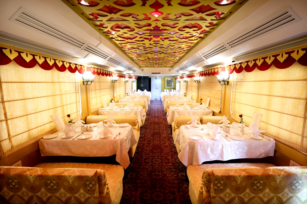 maharani-restaurant-1 10 Razones para Viajar a India este
