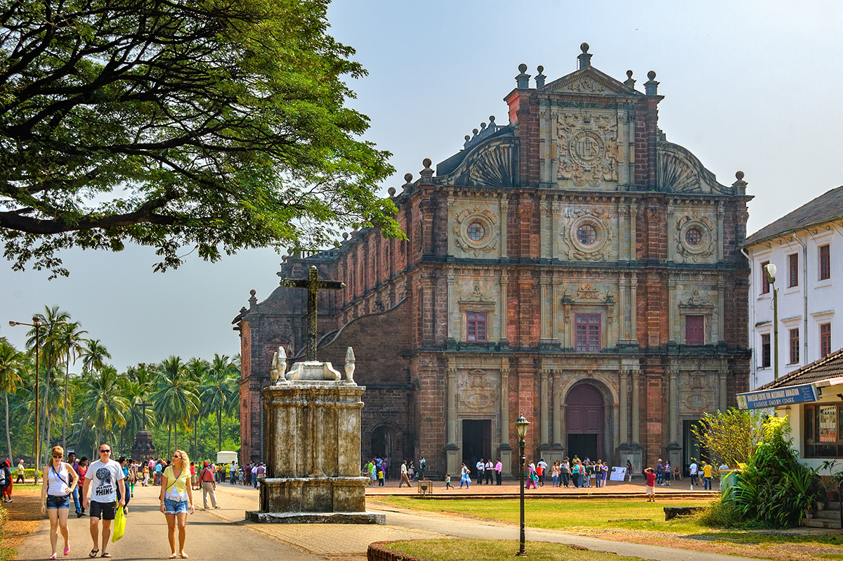 Goa-Basilica-of-BomJesus 30 increíbles atractivos turísticos de la India